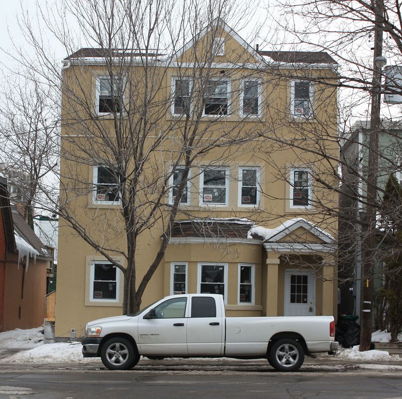 673 Maclaren Street Unit 3
