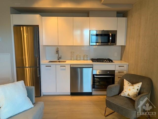 2F - 203 Catherine Street - SoBa Condos