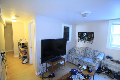 30 Robinson Avenue (Basement Unit)